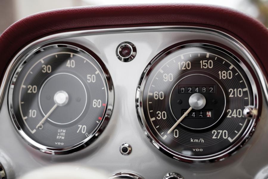 Панель приборов Mercedes-Benz 300 SL Legierung 1955 года  (фото 7 из 17)